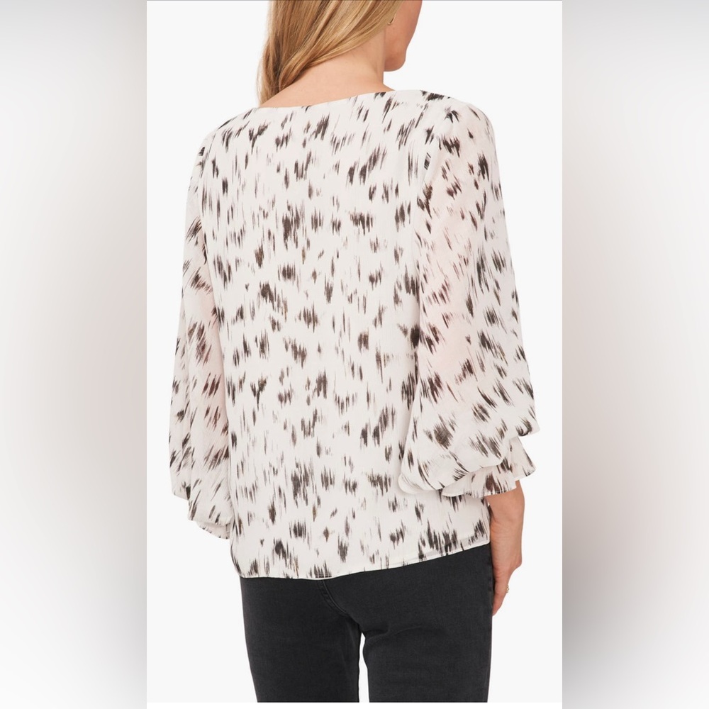 Vince Camuto V-Neck Smock Cuffed Blouse - Picture 5 of 5